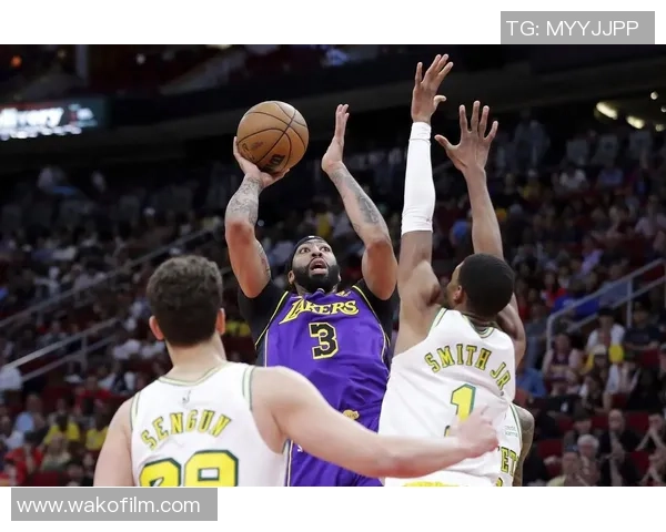 2013年湖人与火箭常规赛精彩对决回顾与分析