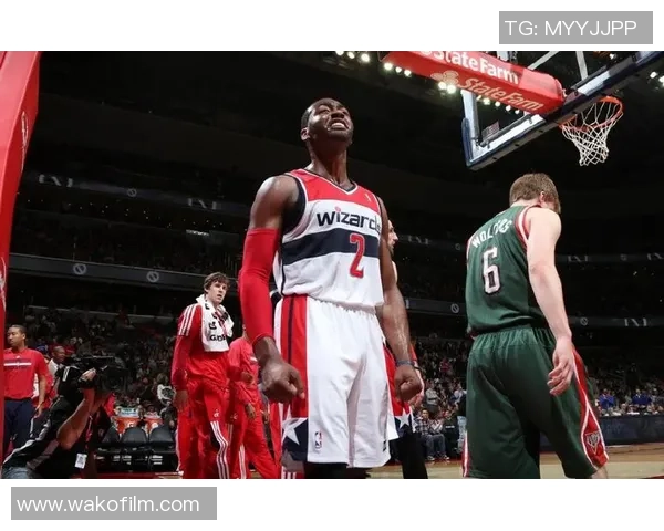 密尔沃基雄鹿与布鲁克林篮网的激烈对决展现篮球魅力与团队精神 密尔沃基雄鹿与布鲁克林篮网的激烈对决展现篮球魅力与团队精神